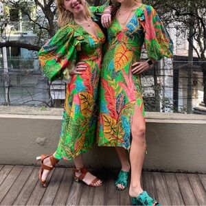 Gorgeous Farm Rio dress green floral v-neck midi $225